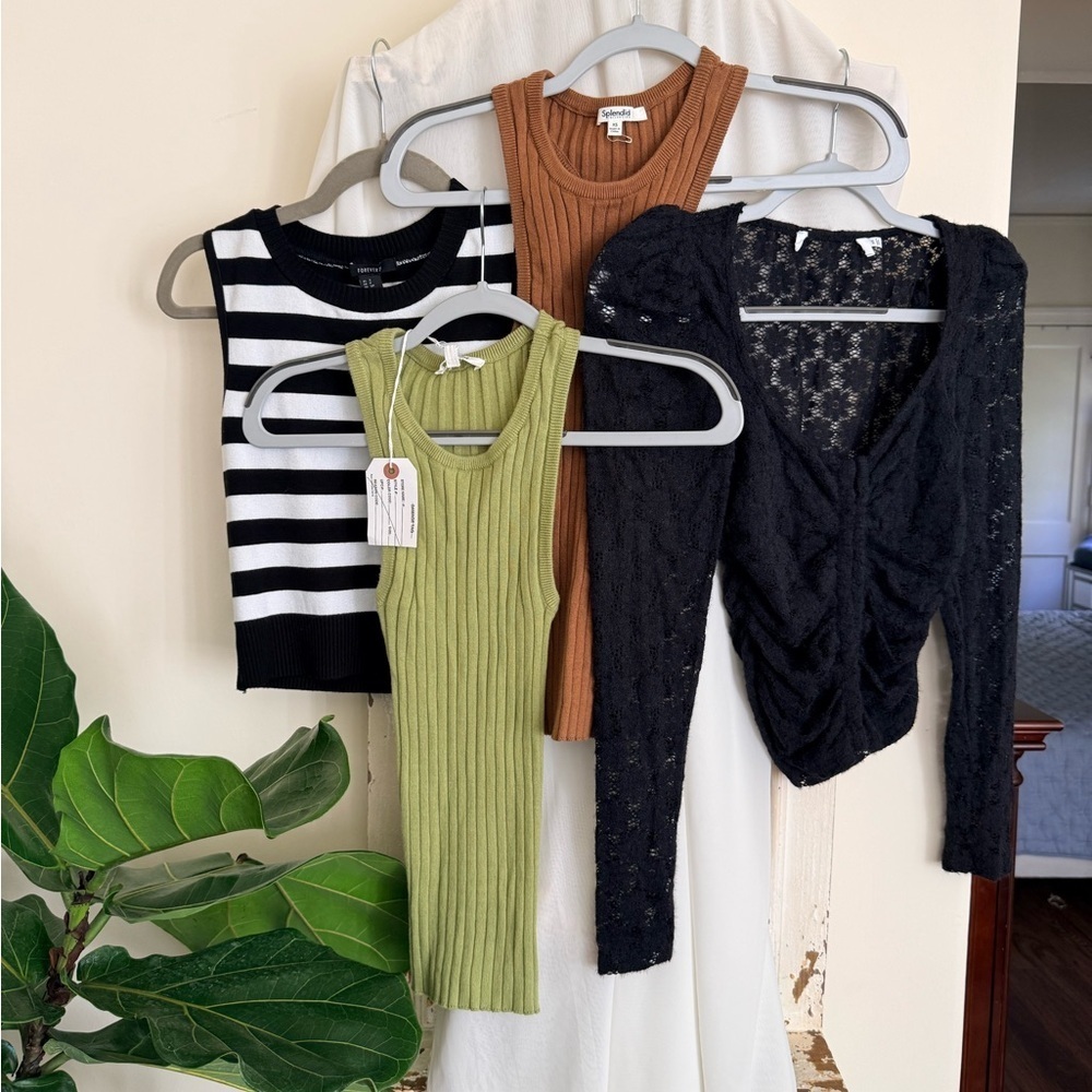 Bundle of 4 Misc Tops- Spendid, Astr, Forever 21- size XS